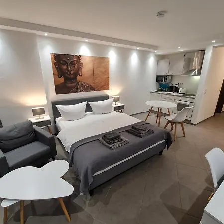 Check-inn - Aparthotel *