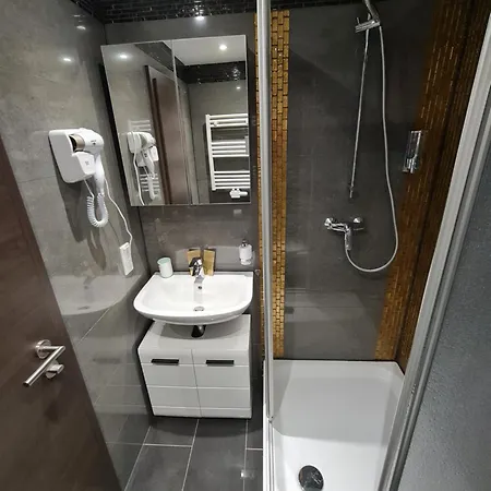 Check-inn - Aparthotel