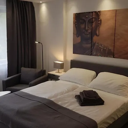 Check-inn - Aparthotel