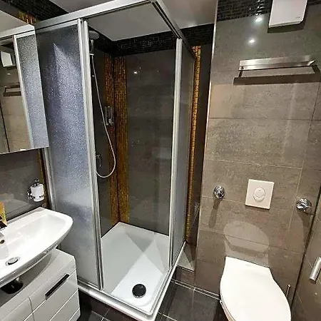 아파트호텔 Check-inn - 3*