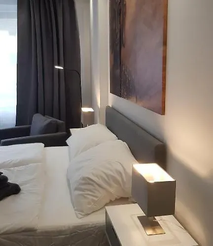 Check-inn - Aparthotel 3*